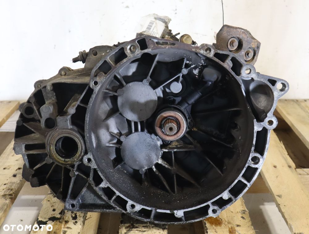 SKRZYNIA BIEGÓW 6 BIEGOWA VOLVO S40 II 2.0D - 1