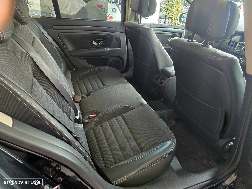 Renault Laguna 2.0 dCi Dynamique S - 8