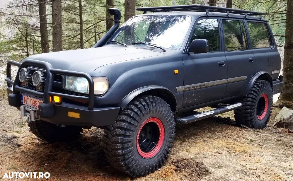 Toyota Land Cruiser - 10