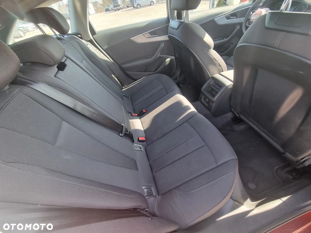 Audi A4 Avant 40 TFSI S tronic sport - 9