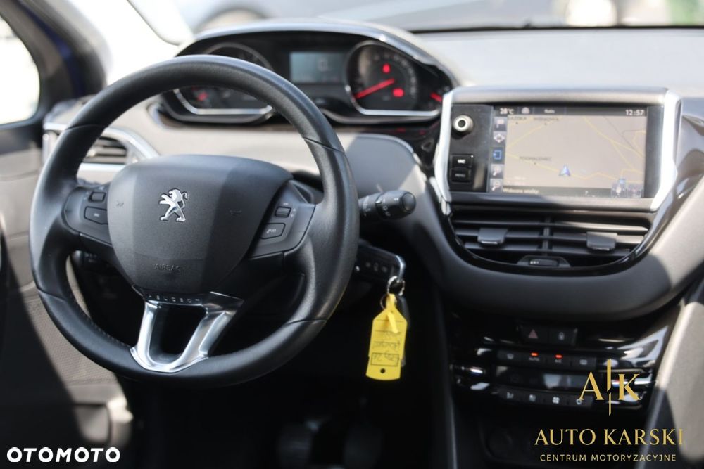 Peugeot 208 - 24