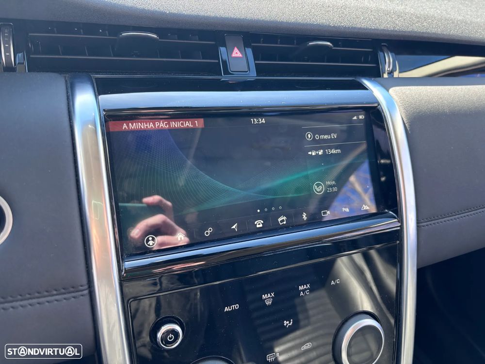 Land Rover Discovery Sport P300e SE - 40