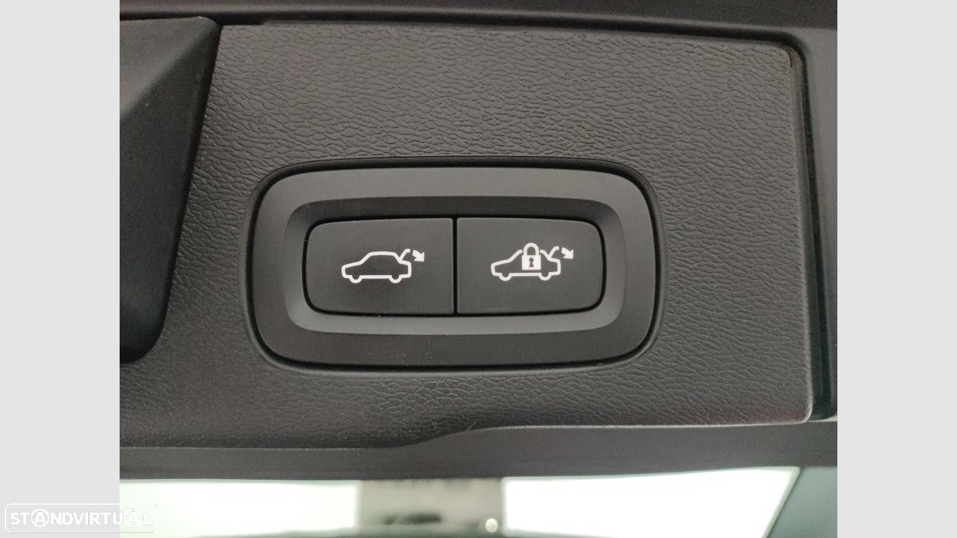 Volvo XC 60 2.0 T6 PHEV Inscription AWD - 27