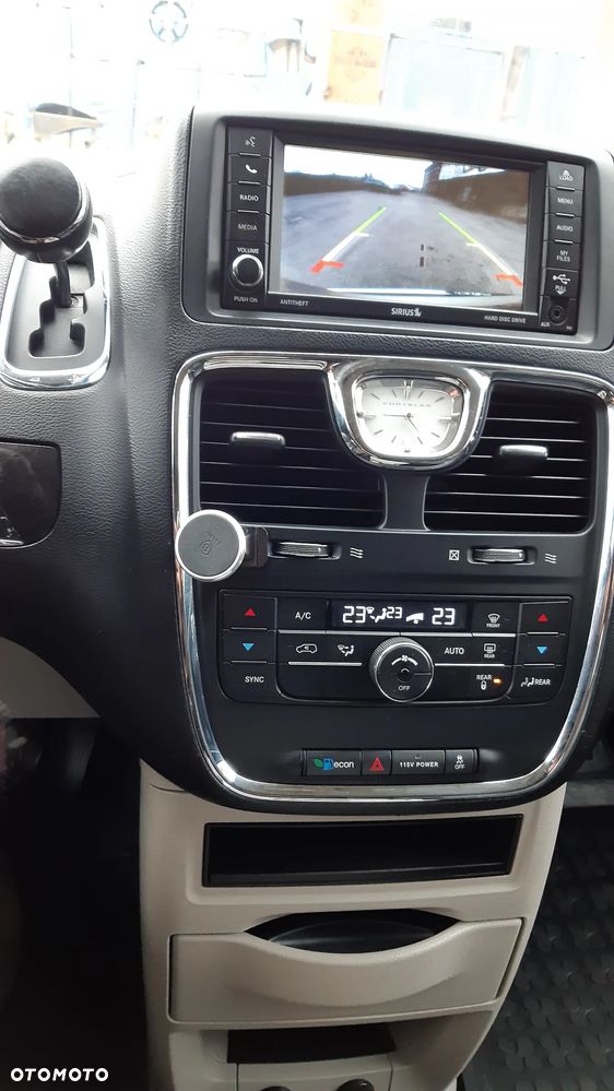 Chrysler Town & Country 3.6 Touring - 28