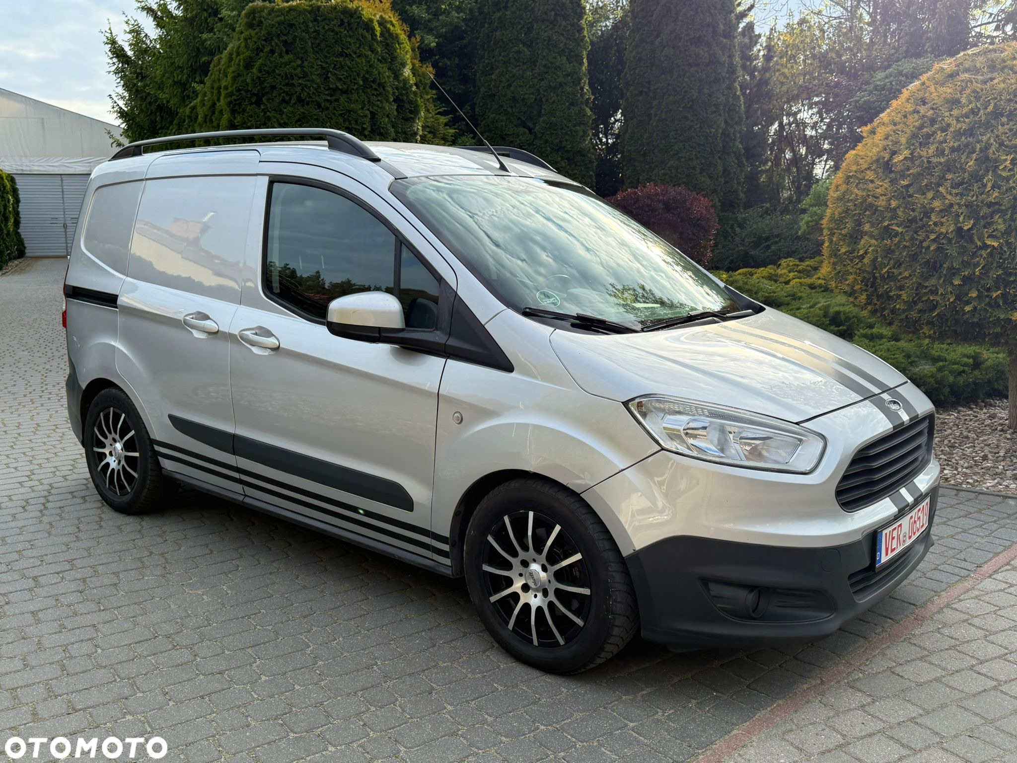 Ford Transit Courier - 2
