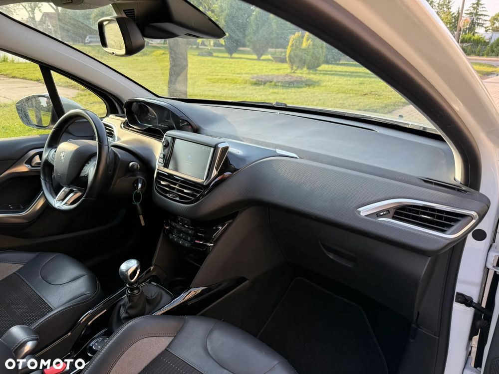 Peugeot 2008 PureTech 130 Allure - 26