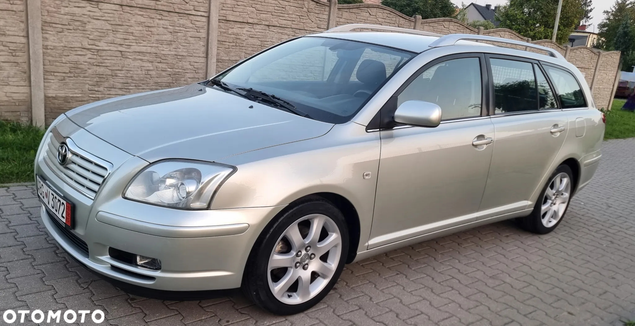 Toyota Avensis - 2