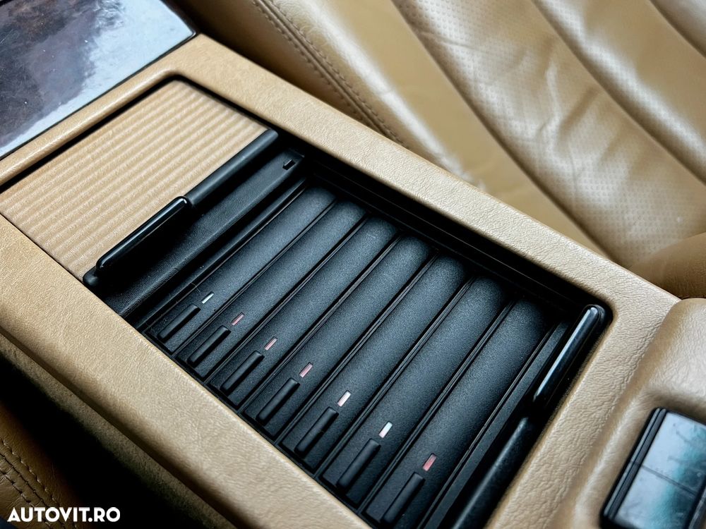 Mercedes-Benz SL - 12