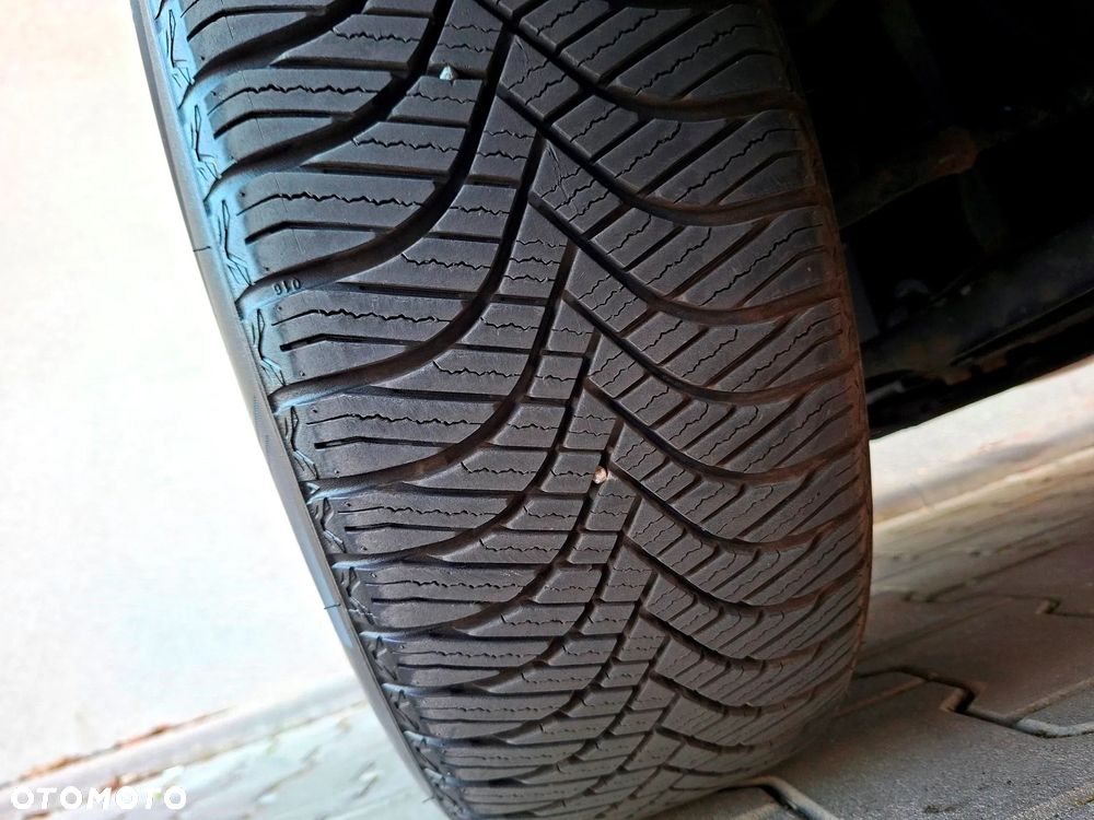 Nissan Qashqai 1.3 DIG-T N-WAY - 16