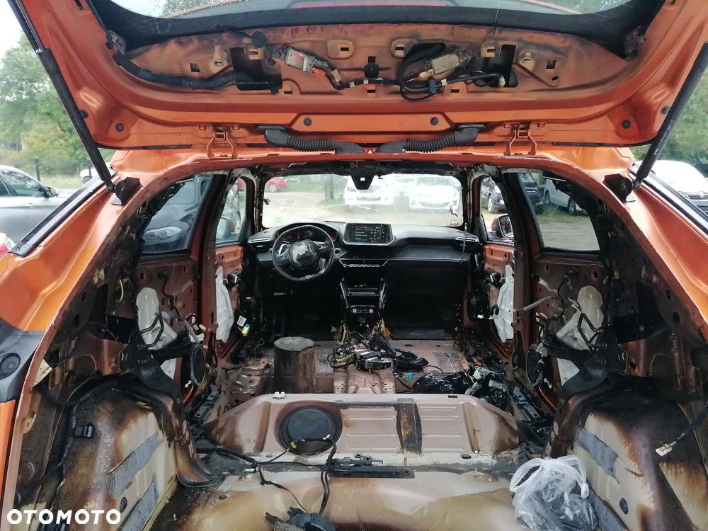 Peugeot 2008 1.2 PureTech Active Pack S&S EAT8 - 9
