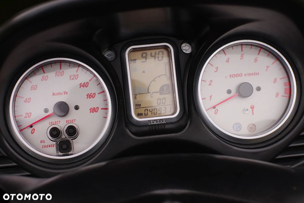 Yamaha Tmax - 18