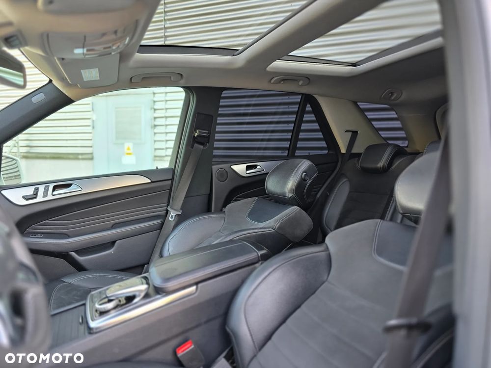 Mercedes-Benz ML 350 BlueTec 4-Matic - 27