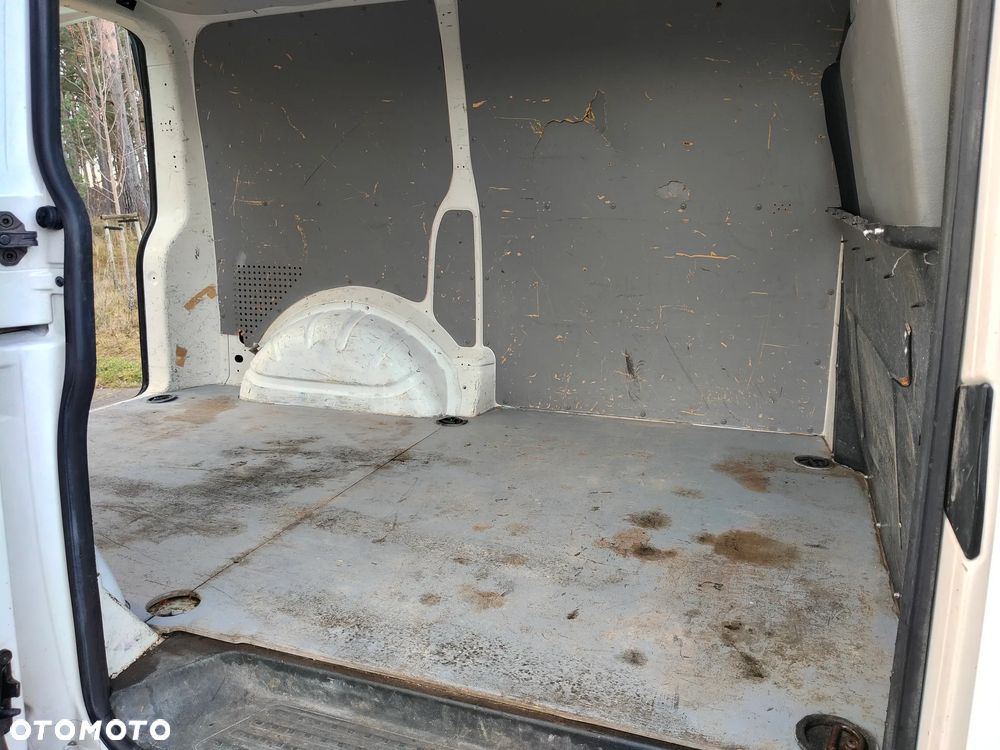 Volkswagen Transporter - 11