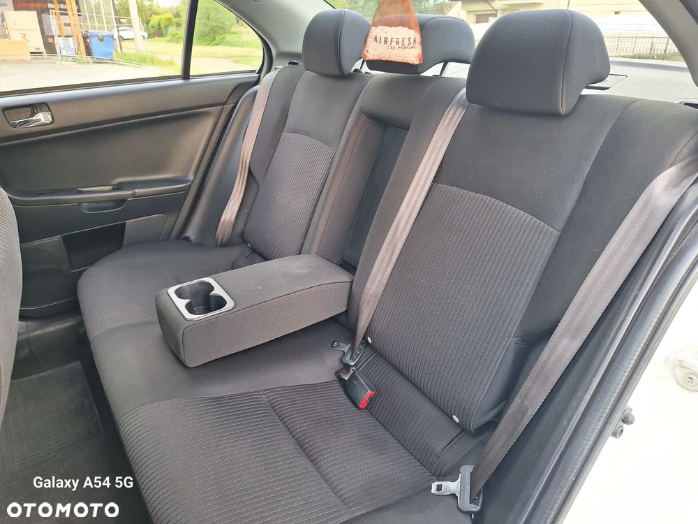 Mitsubishi Lancer 1.6 - 32