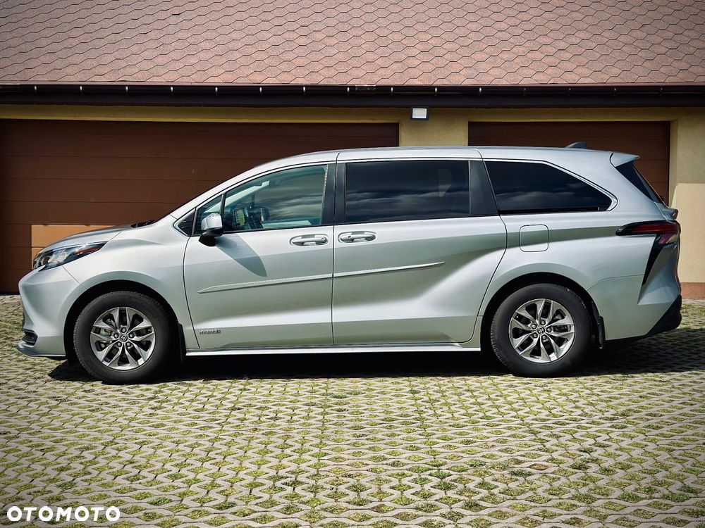 Toyota Sienna - 7