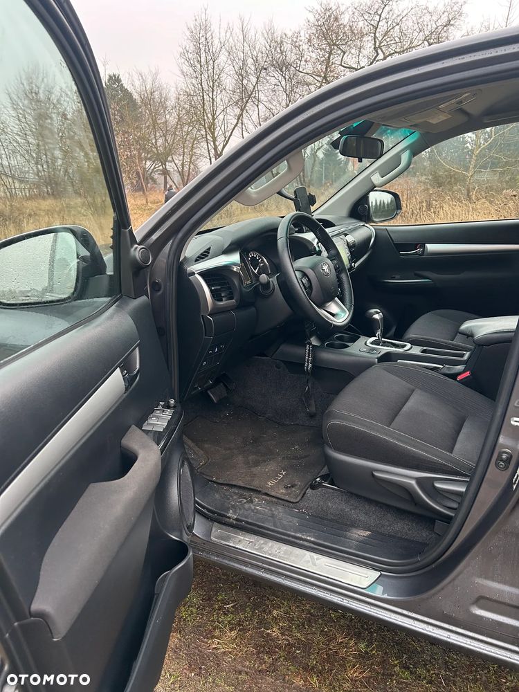 Toyota Hilux 4x4 Double Cab Autm Executive - 13