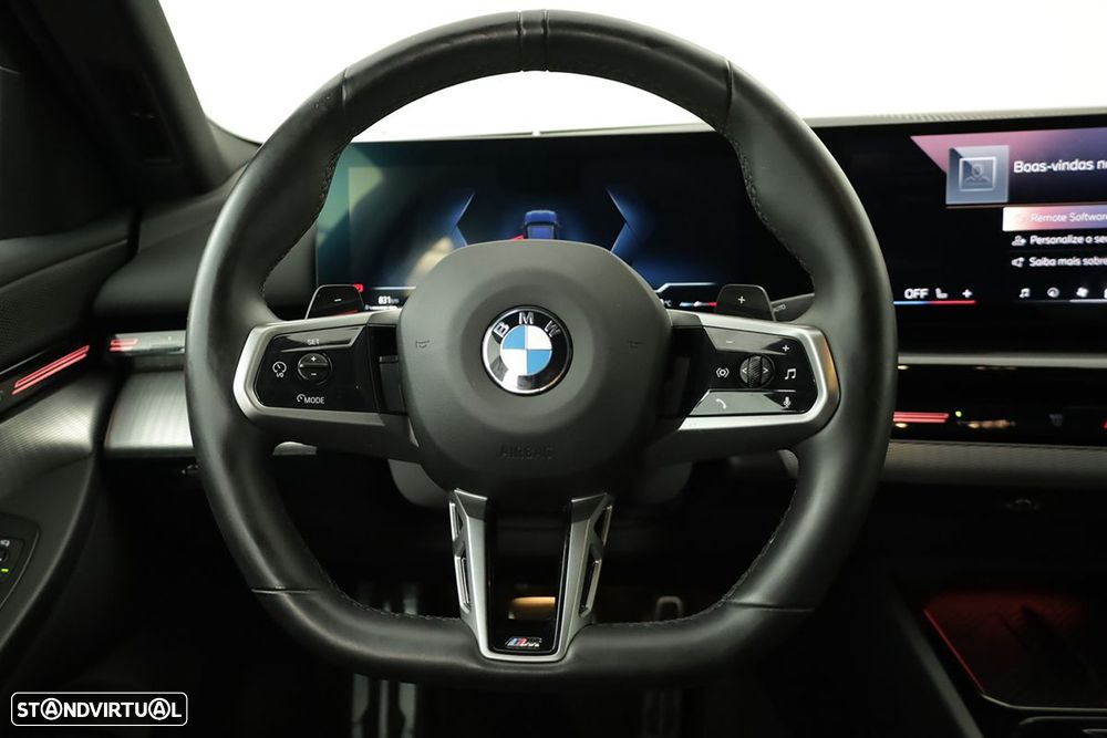 BMW 520 d Pack Desportivo M - 14