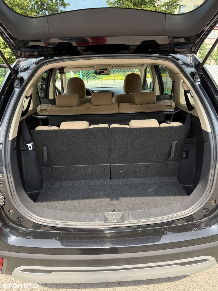 Mitsubishi Outlander - 8