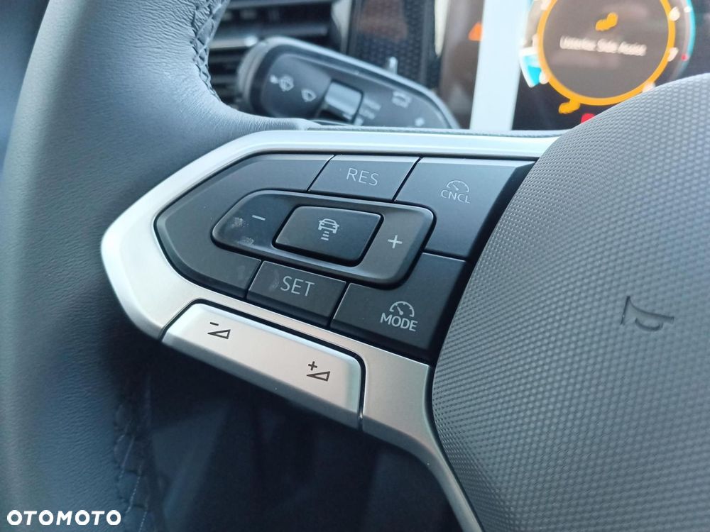 Volkswagen Tiguan - 23