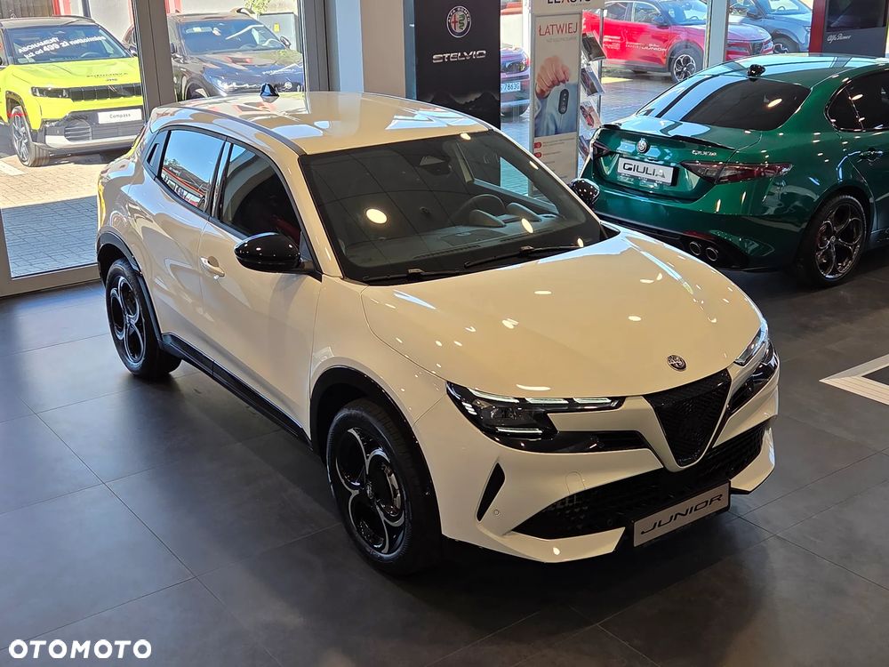 Alfa Romeo Junior 1.2 mHEV Ti eDCT - 9
