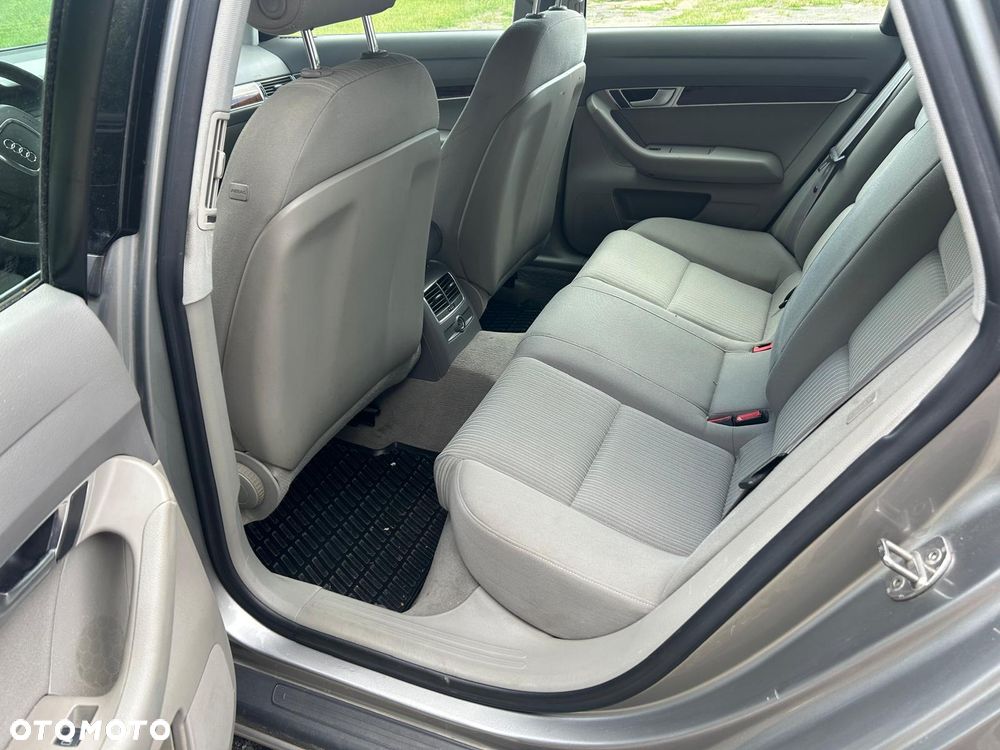 Audi A6 Limousine 2.4 - 14