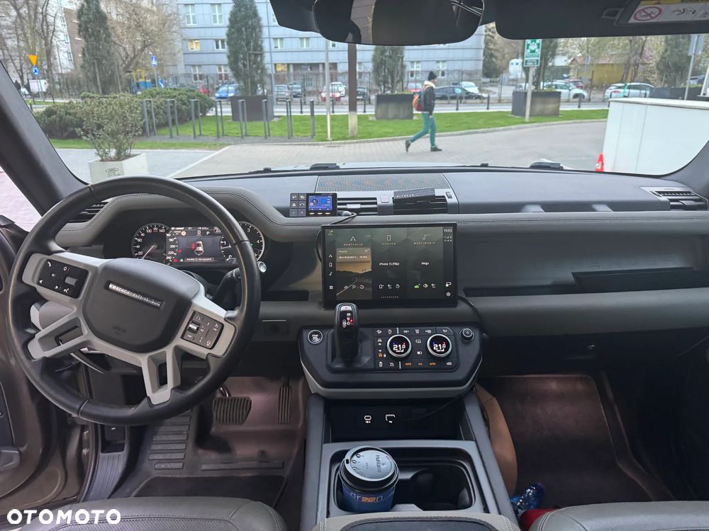 Land Rover Defender 110 3.0 D300 mHEV SE - 9