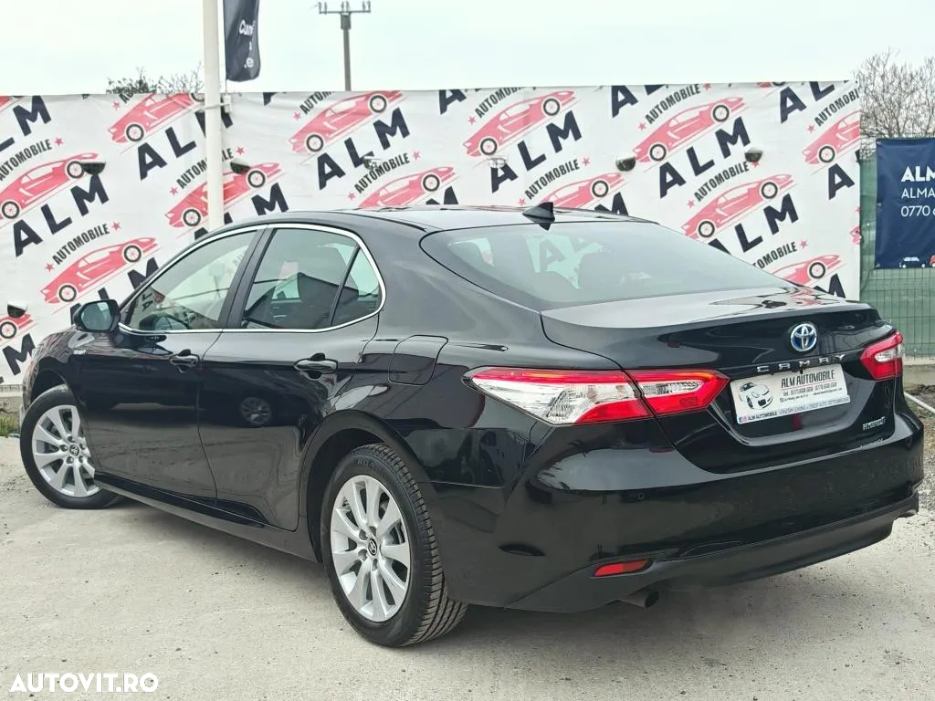 Toyota Camry 2.5 Hybrid Business - 14