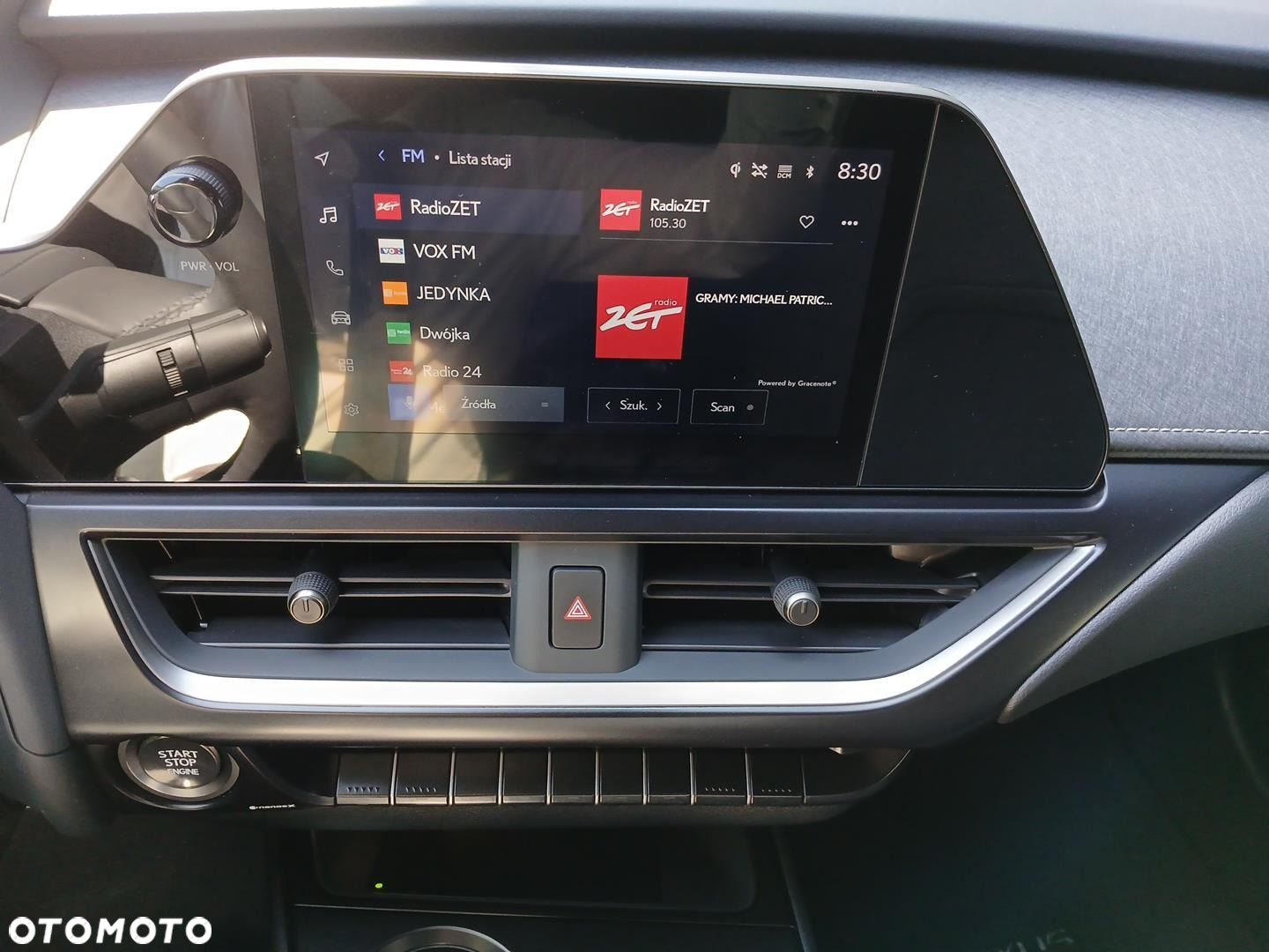 Lexus UX - 15