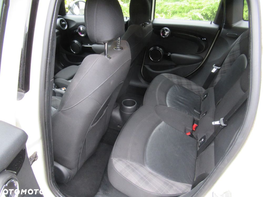 MINI Cooper Standard - 14