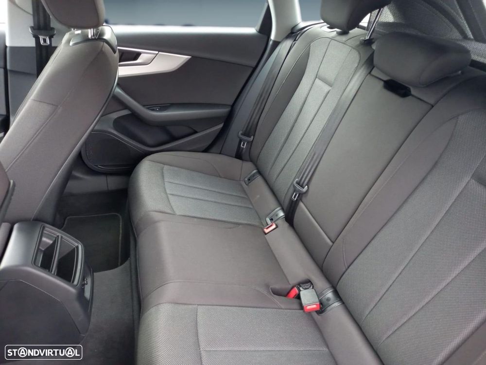 Audi A4 Avant 30 TDI Advanced S tronic - 10