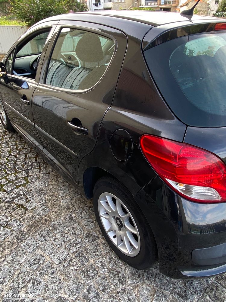 Peugeot 207 1.4 HDi Urban - 9