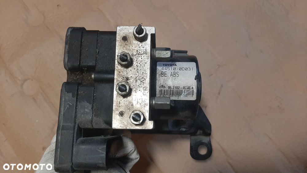 Pompa hamulcowa ABS YARIS II D4D  44510-0D031   89541-0D040 - 3