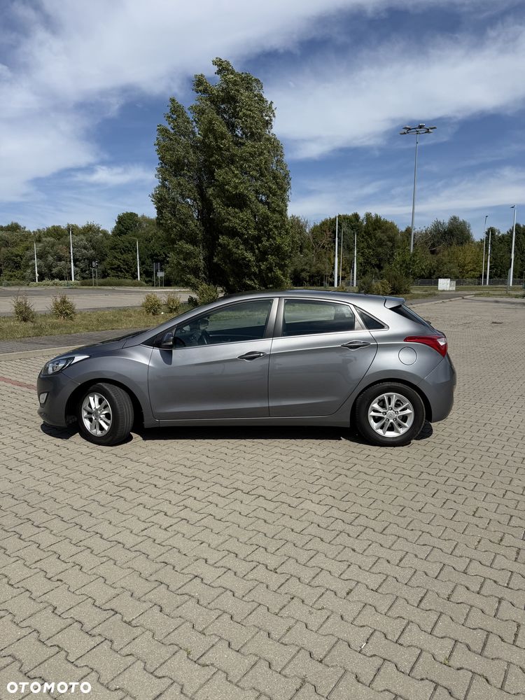 Hyundai i30 blue 1.6 CRDi Classic - 5