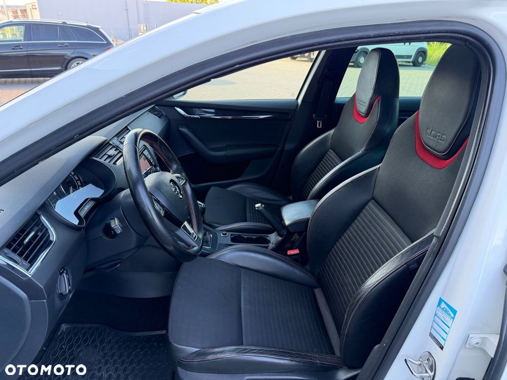 Skoda Octavia 2.0 TDI RS - 25
