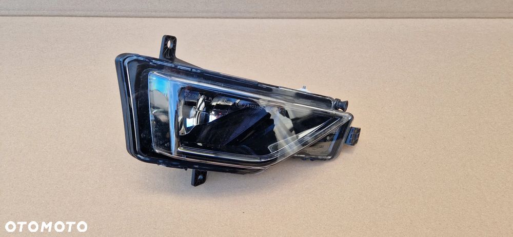 HALOGEN PRZECIWMGIELNY PRAWY VW GOLF SPORTSVAN 510941662D - 3