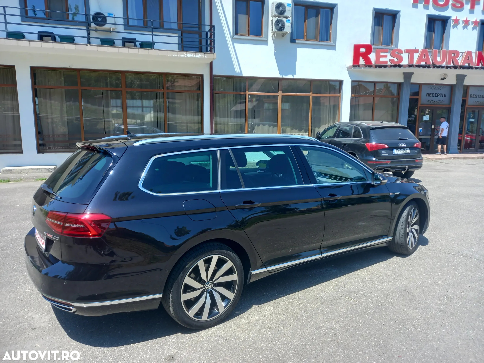 Volkswagen Passat Variant 2.0 TDI DSG 4Motion Highline - 22