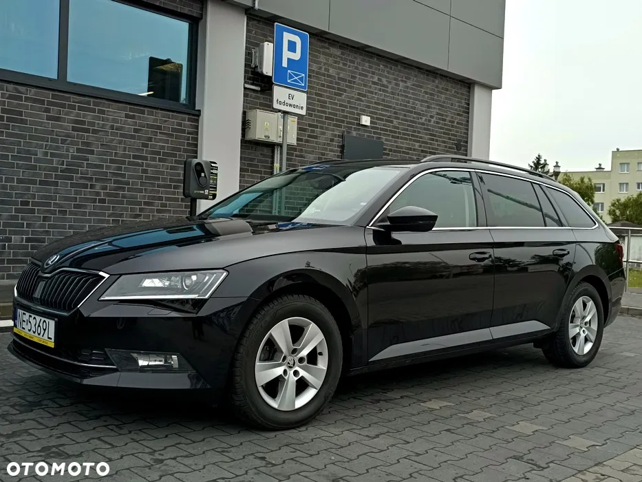 Skoda Superb 2.0 TDI Ambition DSG7 - 8