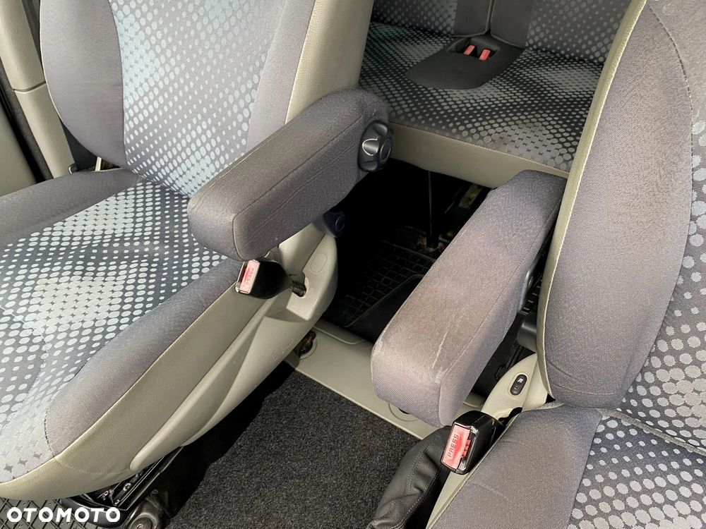 Opel Vivaro L2H1 2.9t - 25