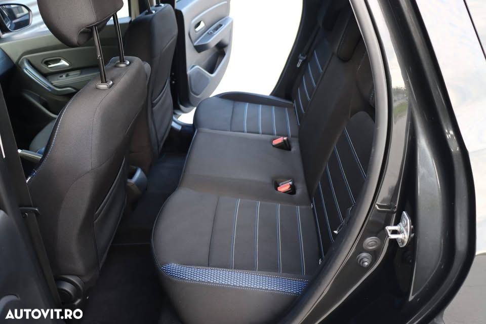 Dacia Duster TCe 150 2WD GPF Celebration - 9