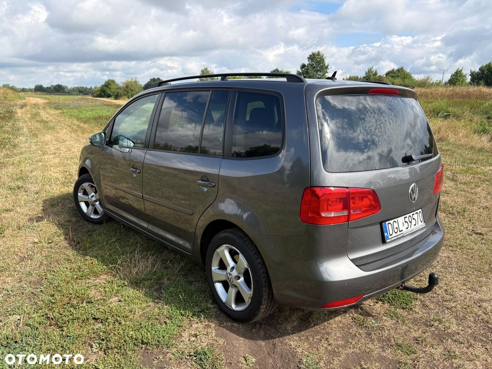 Volkswagen Touran - 5