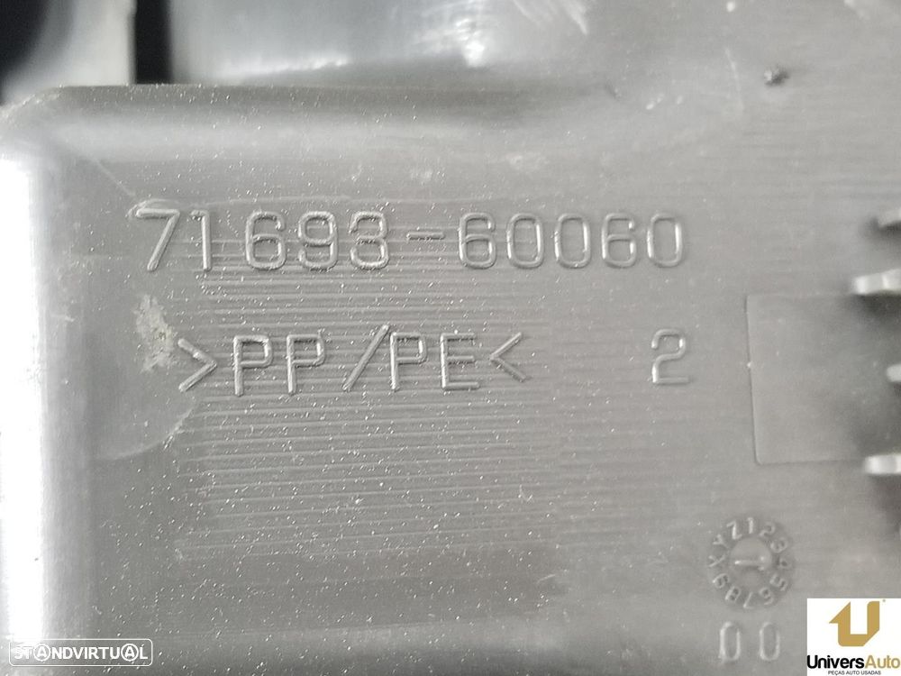 MOLDURAS INTERIORES TOYOTA LAND CRUISER PRADO 2004 -TAPAS ASIENTOS - 4