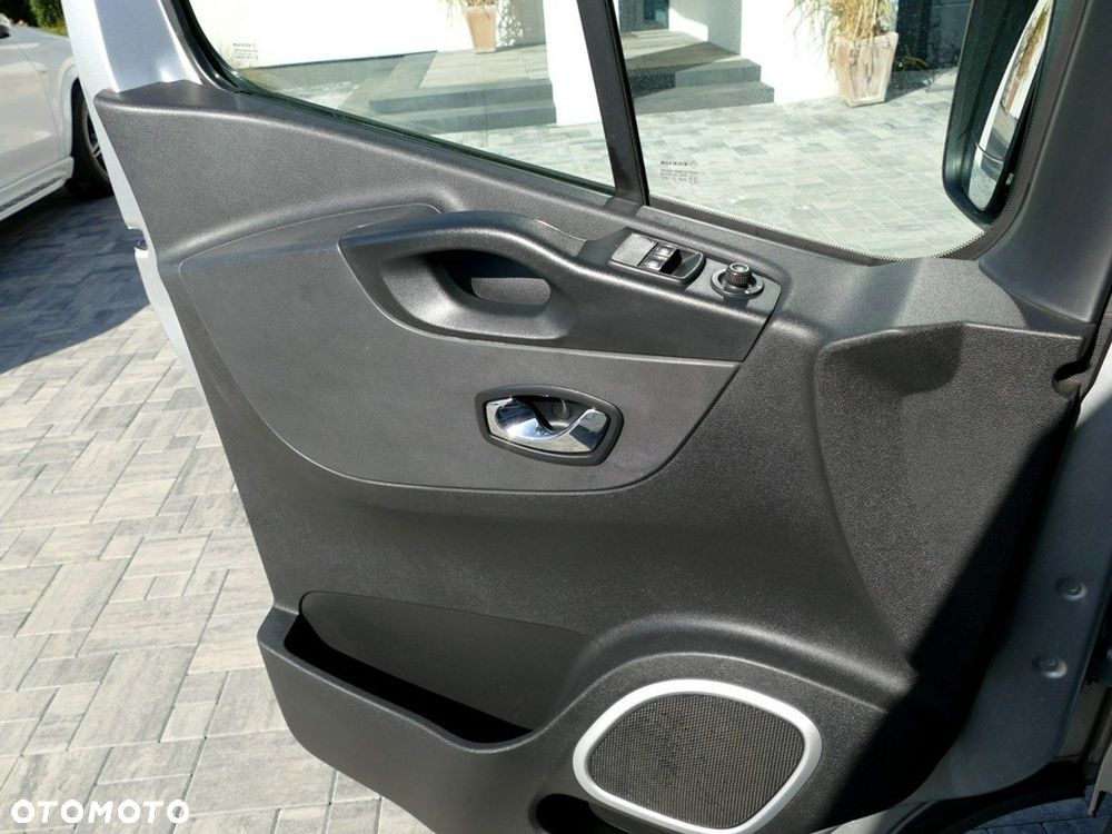 Opel Vivaro - 20