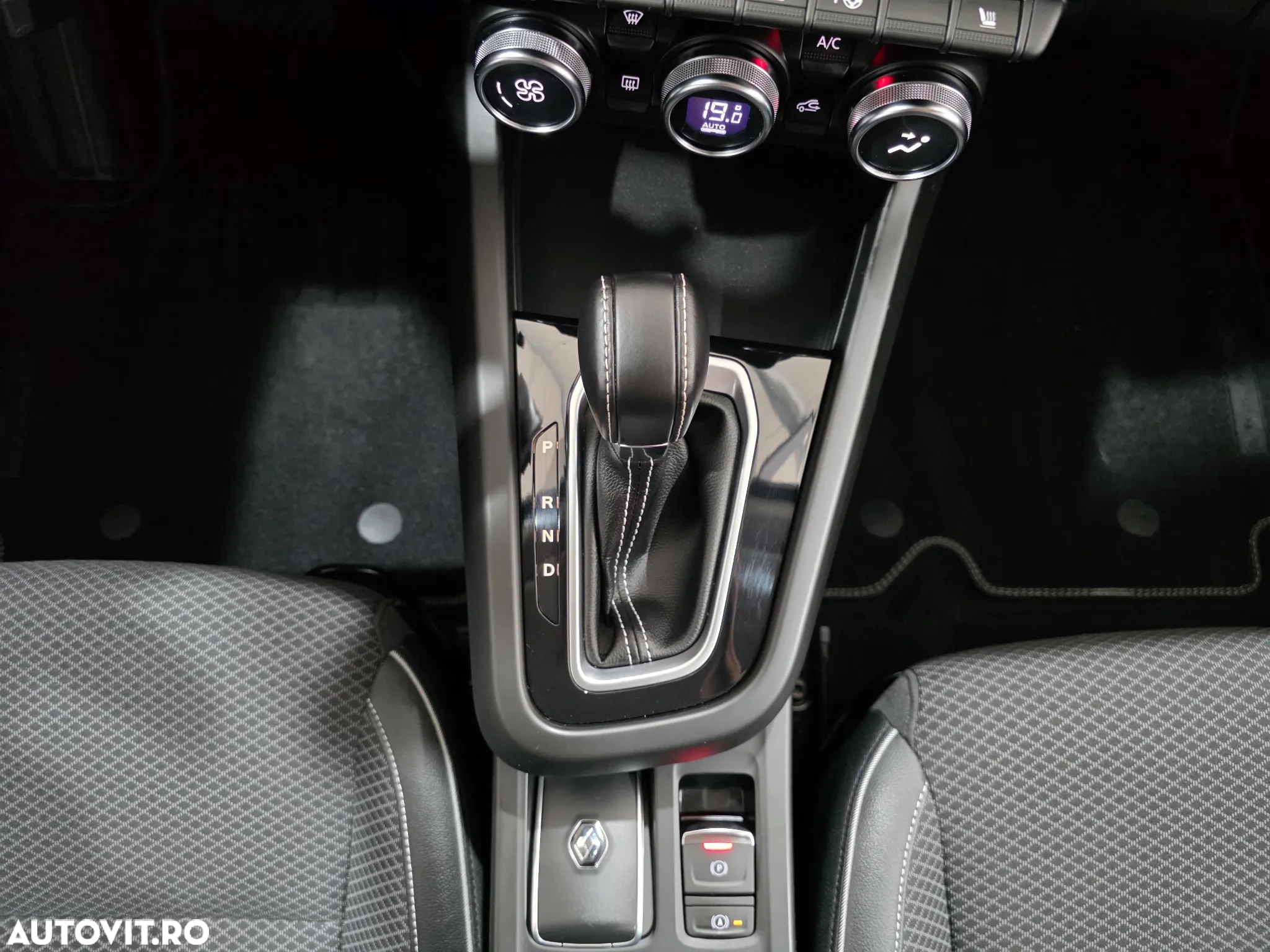 Renault Arkana MHEV 160 EDC Techno - 19
