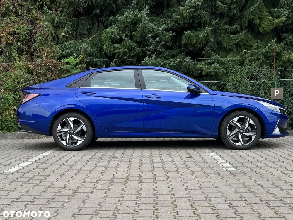 Hyundai Elantra 1.6 Executive CVT - 29