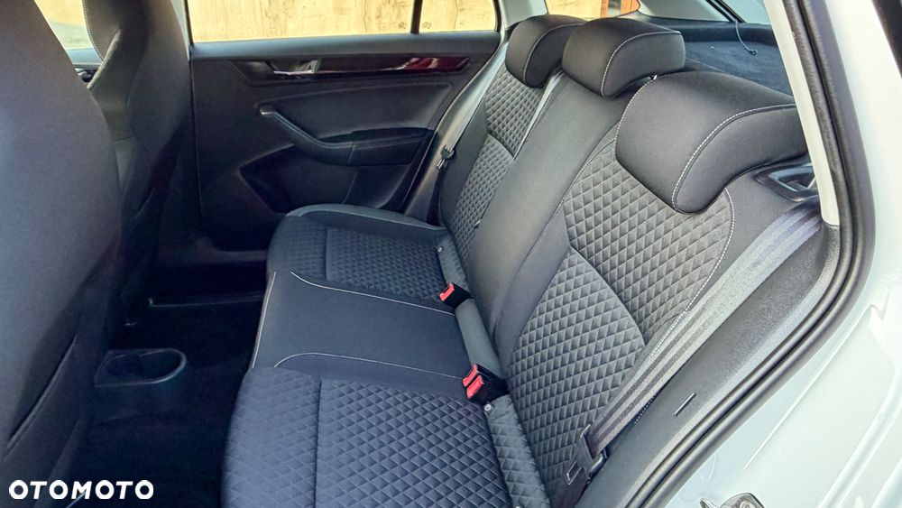 Skoda RAPID Spb 1.0 TSI Ambition - 15