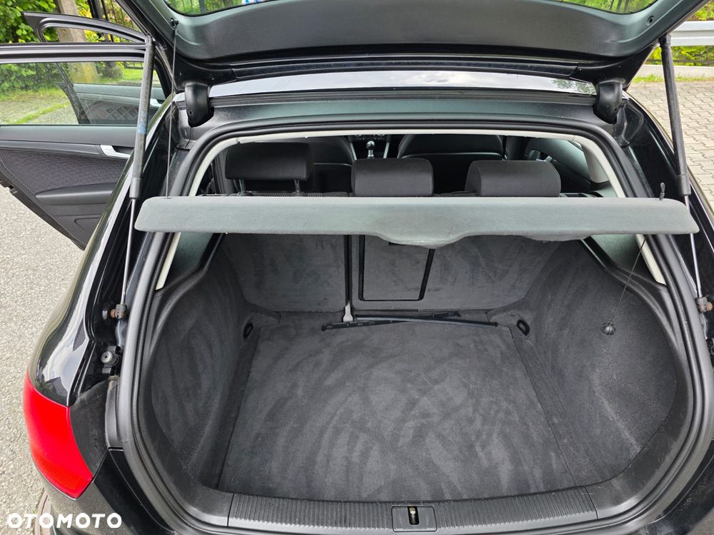 Audi A3 Sportback 2.0 FSI Ambiente - 8