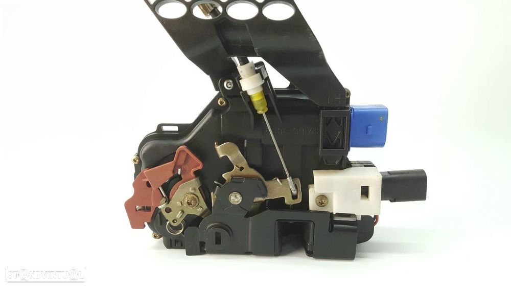 FECHADURA PORTA TRASEIRA ESQUERDA VOLKSWAGEN TOUAREG 2004 -7L0839015F - 1