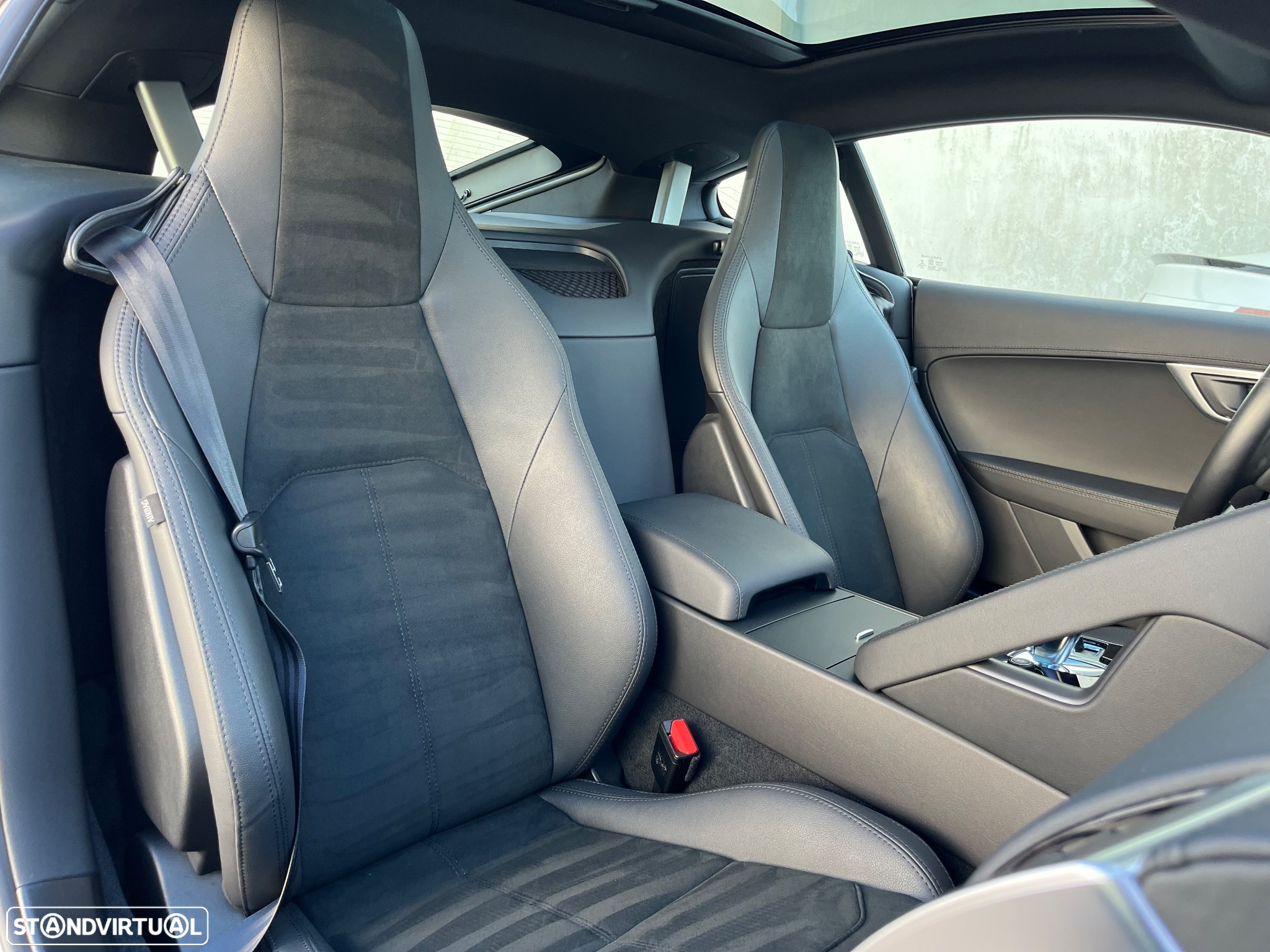 Jaguar F-Type 2.0 i4 R-Dynamic Black - 28
