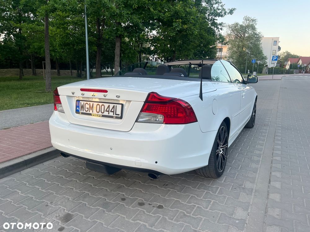 Volvo C70 D3 Momentum - 4