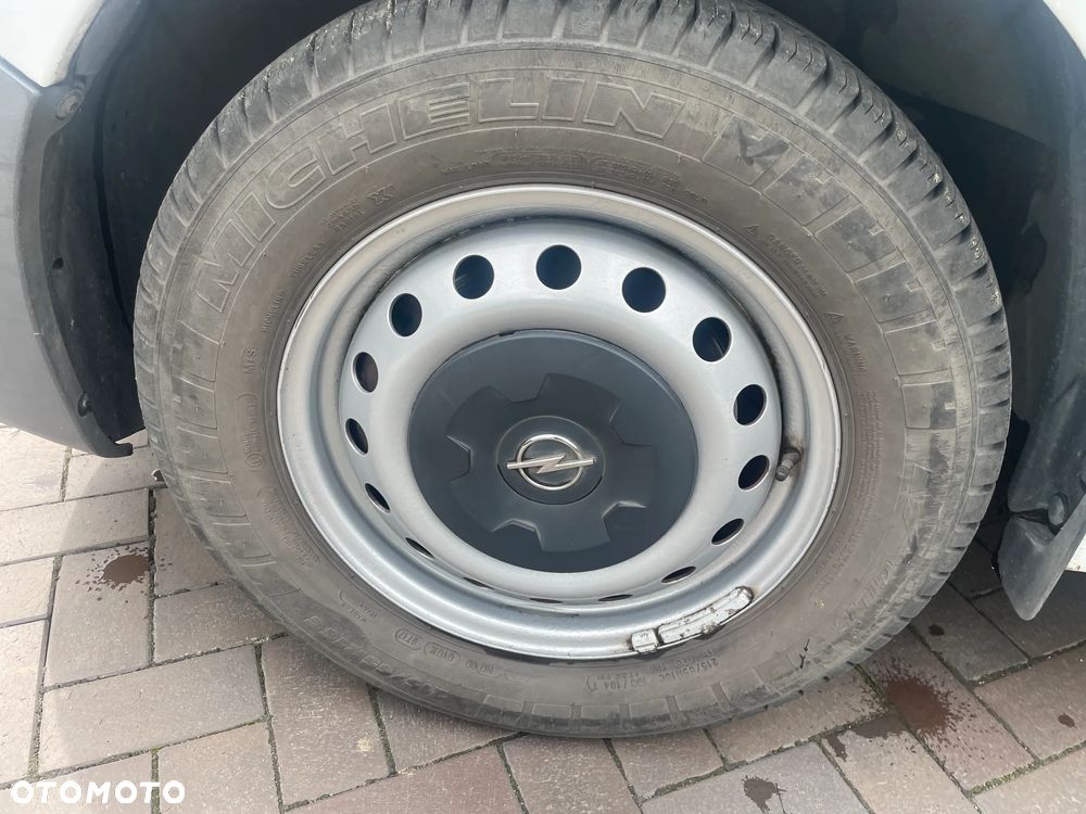 Opel Vivaro - 30